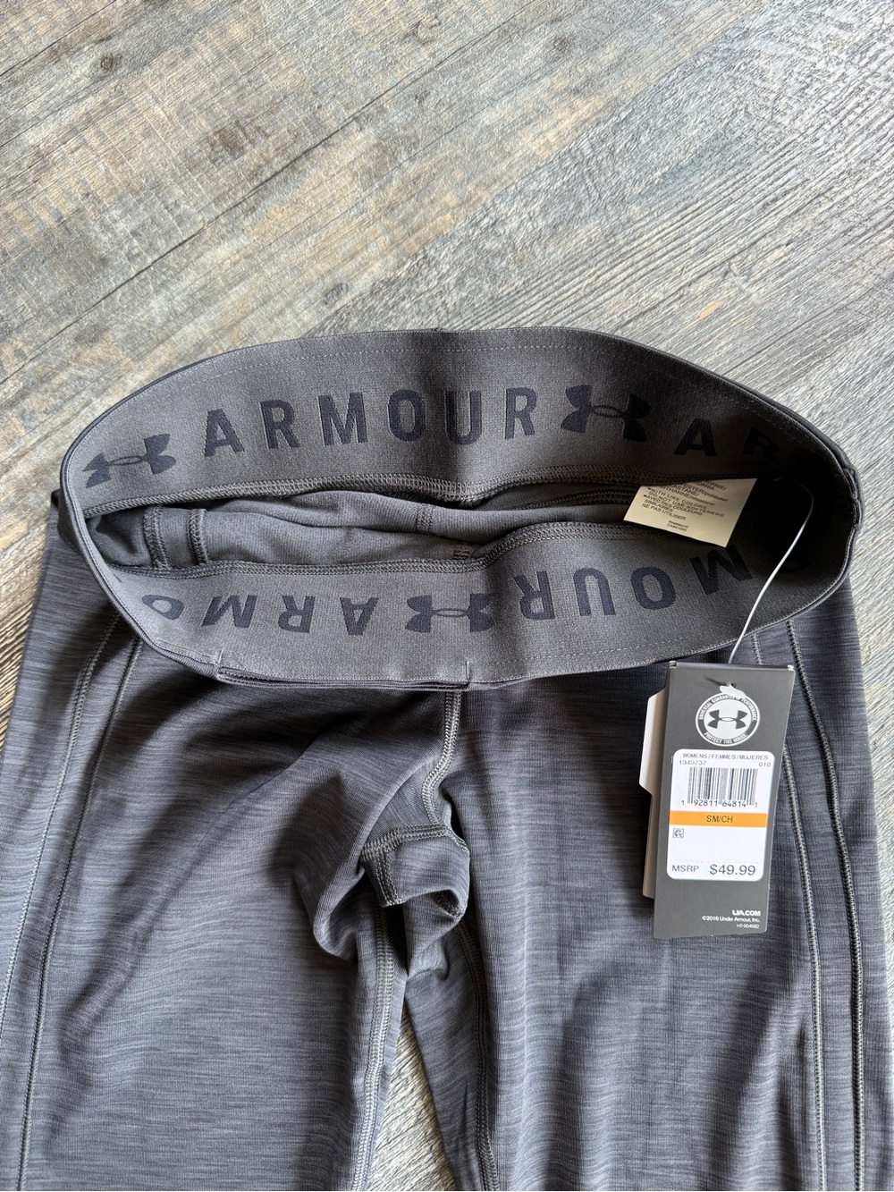 NWT Women’s Size Small Under Armour Charcoal Logo Waistband Leggings